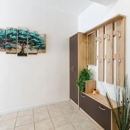 Dvije Palme Apartment